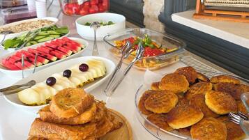 Tägliches Frühstücksbuffet gegen Gebühr