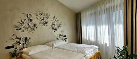 Double Room, Mountain View (No 16) | WiFi (free), individually decorated, bed sheets