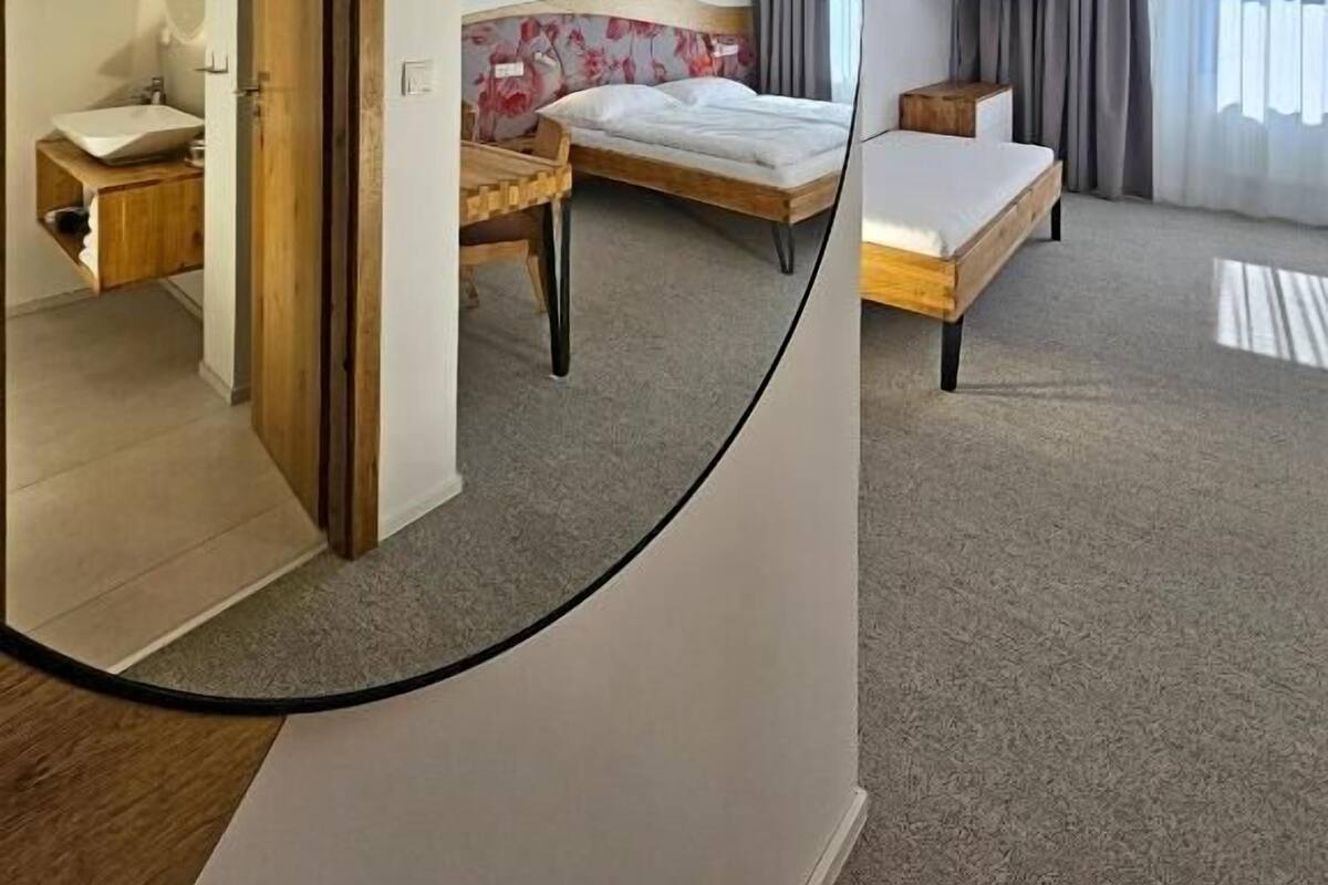 Double Room, Mountain View (No 17)