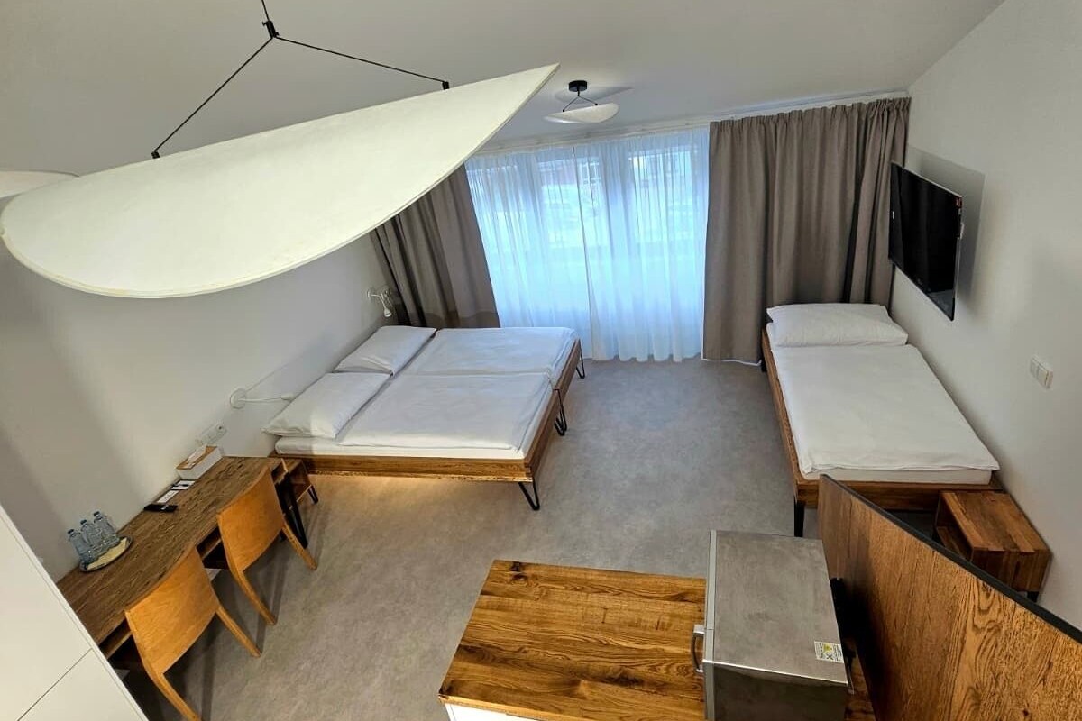 Double Room (No 11) | WiFi (free), individually decorated, bed sheets