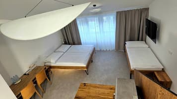Wifi gratis, decoración personalizada y ropa de cama