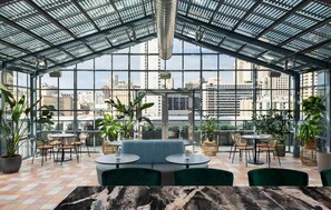 Dining - Close to Moscone Center + Rooftop Restaurant & Bar (San Francisco)