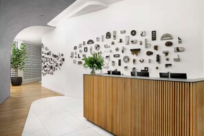 Lobby - Close to Moscone Center + Rooftop Restaurant & Bar (San Francisco)