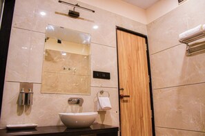 Deluxe Room | Bathroom | Shower, free toiletries, towels - Mandu's Green Valley Resort (Mandav)