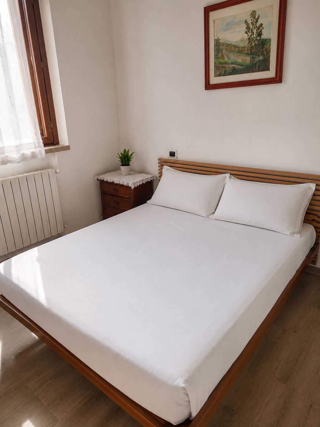 4 habitaciones y tabla de planchar con plancha 