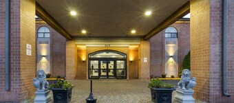 Prime Mundelein Stay + Free Breakfast & Parking