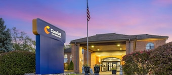 Near Diamond Lake Beach + Parking & Kitchenette