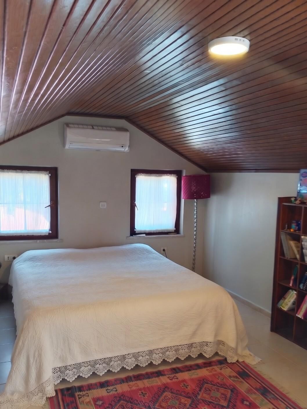 1 slaapkamer, een strijkplank/strijkijzer, wifi, beddengoed