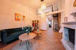 Interior - Suites for 4 people—with private bathroom—in the heart of a Provençal vineyard! (Ollières)