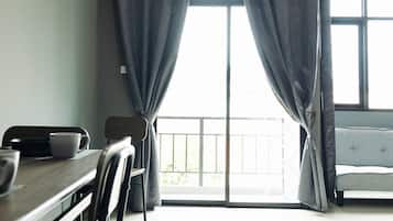Basic Apartment, Balcony | Dining