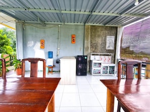 Tempat makan outdoor