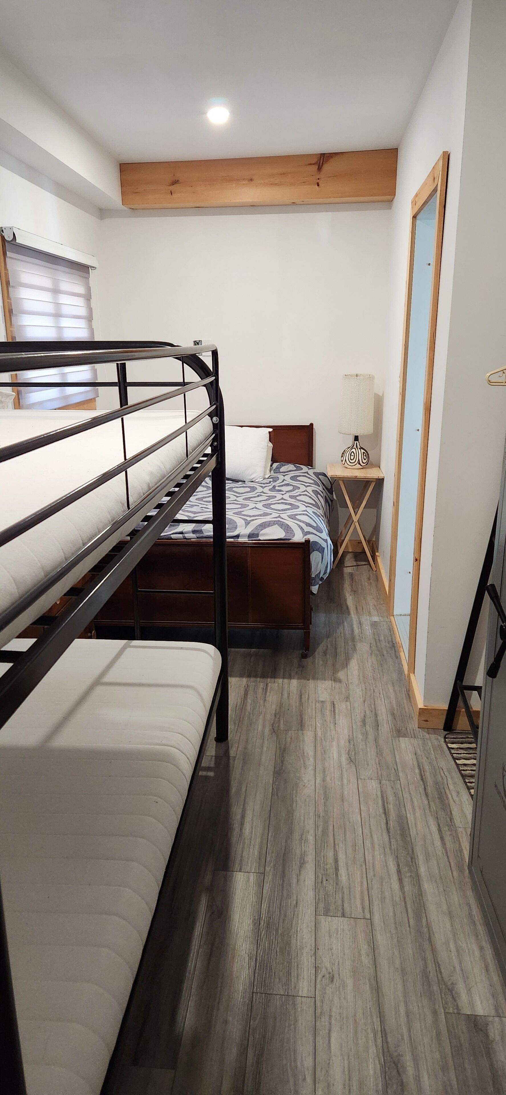 3 chambres, fer et planche à repasser, Wi-Fi, draps fournis
