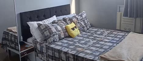 2 bedrooms, iron/ironing board, WiFi, bed sheets