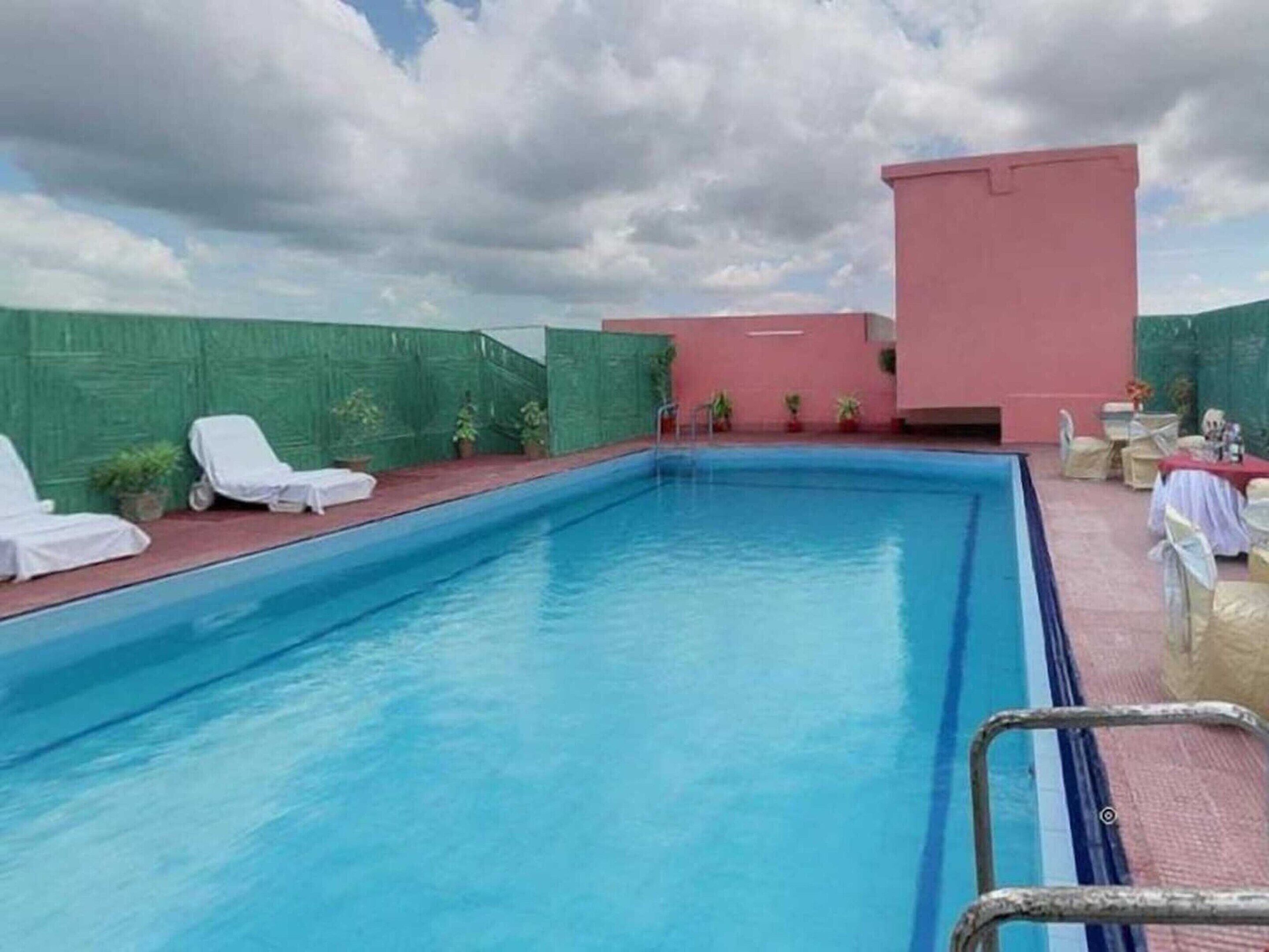 Hus | Pool