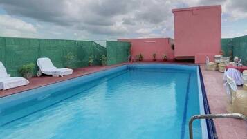 Hus | Pool