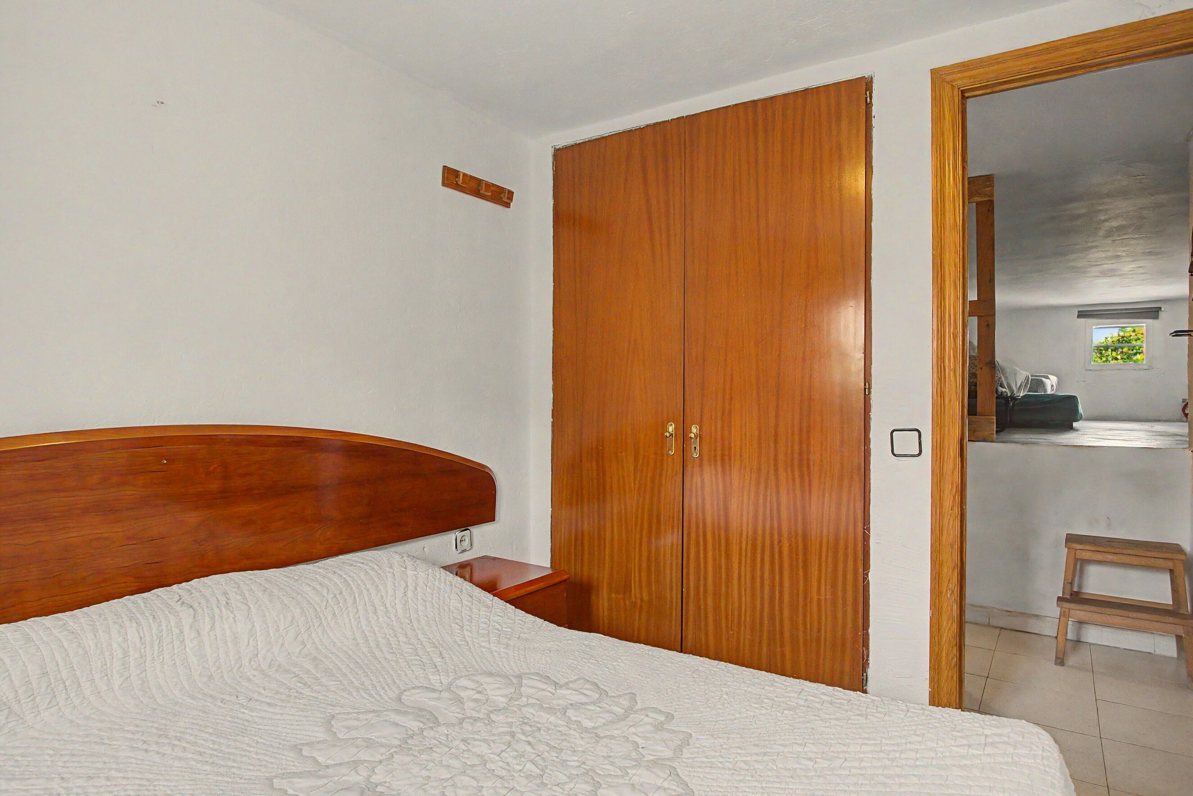 5 bedrooms