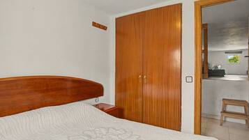 5 bedrooms