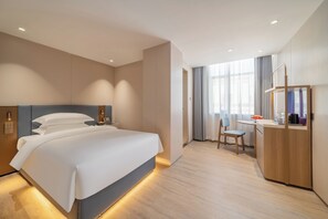 Desk, laptop workspace, free WiFi - bodunyuanshijishenbuchongditiezhandian (Shenzhen)