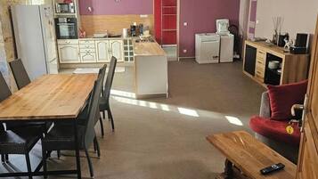 Appartement, 3 chambres, non-fumeurs | Cuisine privée | Machine à expresso, bouilloire électrique