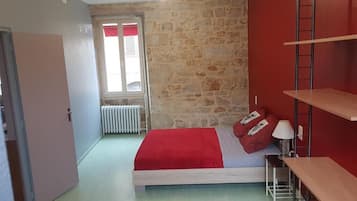 Appartement, 3 chambres, non-fumeurs | Fer et planche à repasser, lits bébé (gratuits), Wi-Fi gratuit
