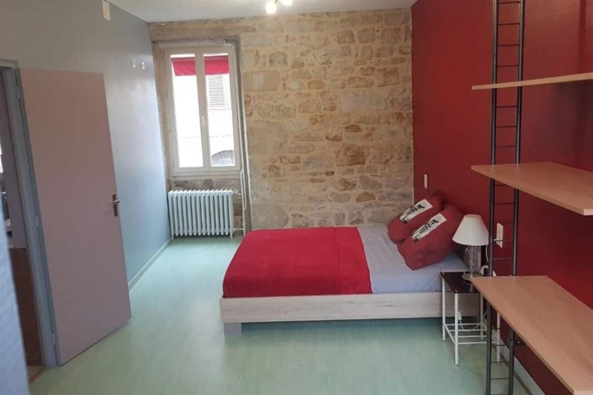 Appartement, 3 chambres, non-fumeurs | Fer et planche à repasser, lits bébé (gratuits), Wi-Fi gratuit