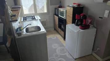 Departamento, 2 habitaciones, para no fumadores, aire acondicionado | Cocina privada | Cafetera de espresso y tetera eléctrica