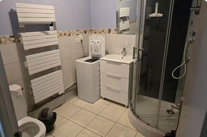 Apartment, 2 Bedrooms, Non Smoking, Air conditioning | Bathroom - Bienvenue chez les chtis (Vayrac)