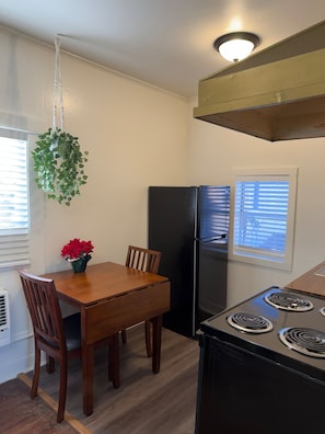 House - Cozy Modern Studio - Heart of Lafayette (Lafayette)