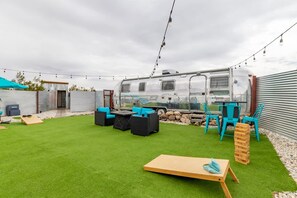 House | 2 bedrooms - Airstream Oasis in Joshua Tree w spa and Fire pit (Joshua Tree)