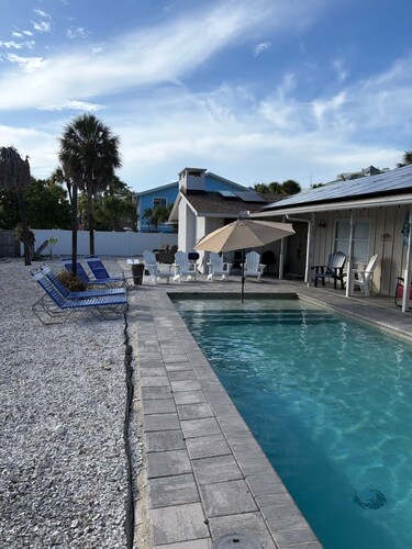 Siesta Beach Getaway With Heated Pool