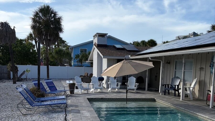 Siesta Beach Getaway With Heated Pool