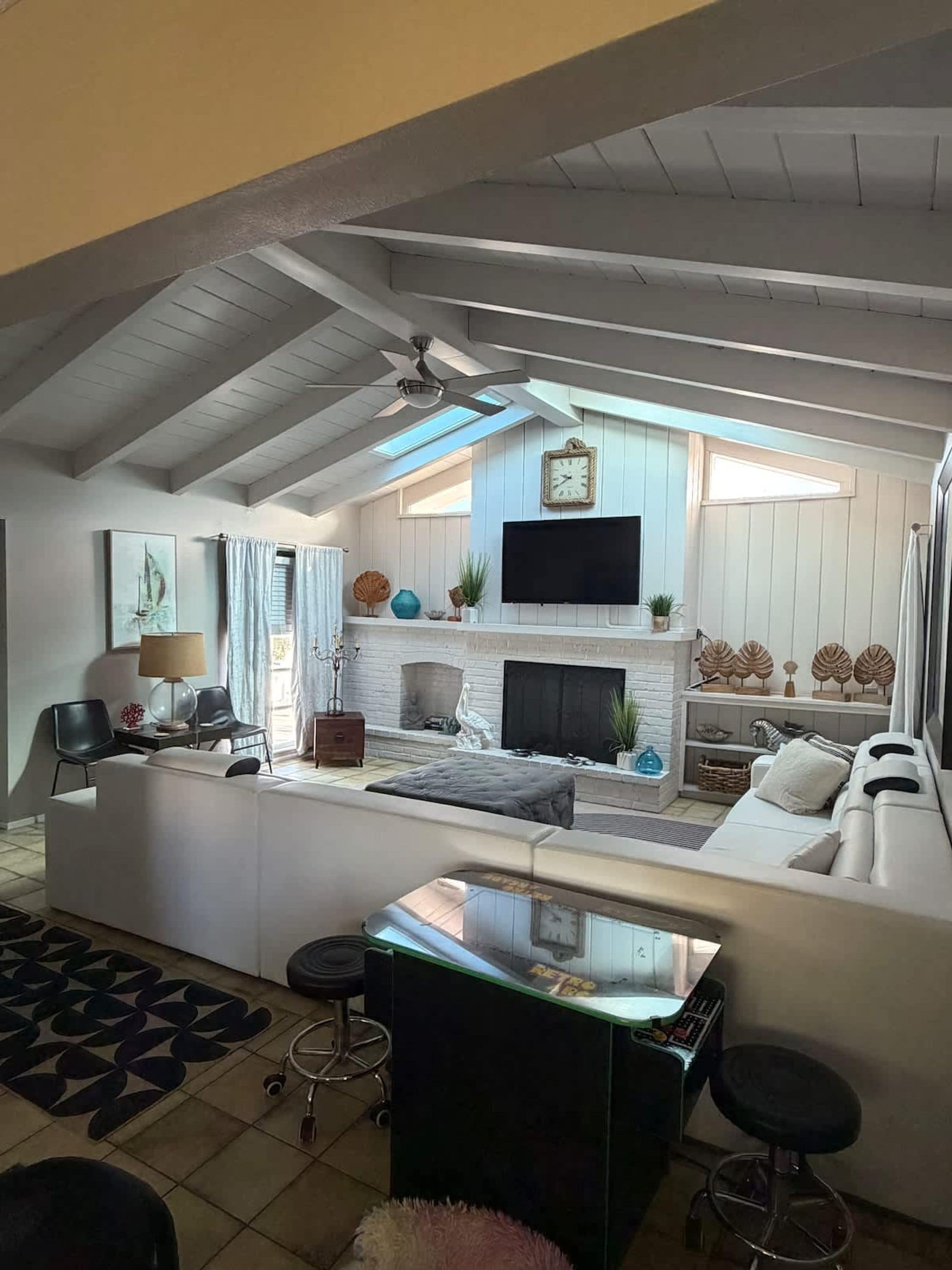 House | 4 bedrooms, high-speed internet