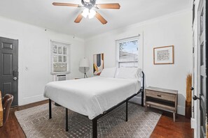House - Affordable Private Room Near Downtown (Lafayette)