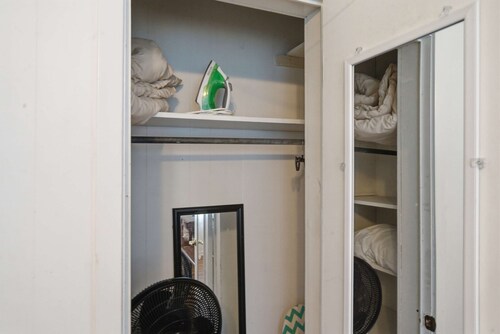 Spacious 2BR Perfect for Work Crews or Families