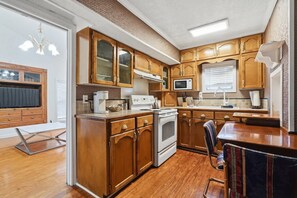 House - Mariners Lodge in Lafayette (Lafayette)