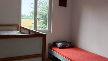 3 bedrooms, WiFi, bed sheets