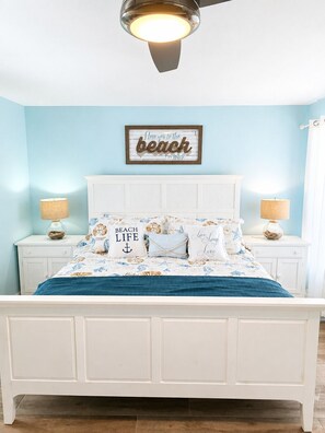 Desk, iron/ironing board, free WiFi, bed sheets - Casa Azul 4 Br/2Ba Pool Home, Sleeps 10 (Port St. Lucie)