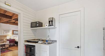 Cozy 1BR Near Downtown Lafayette