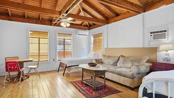 House | 1 bedroom, high-speed internet