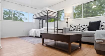 Family-friendly 5BR Lafayette Stay Near Downtown