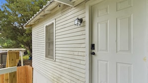 House | 1 bedroom