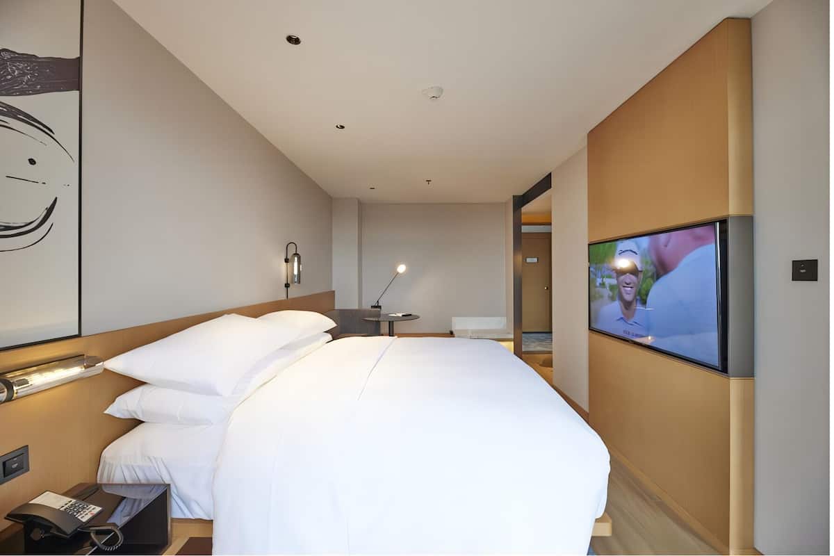 Superior-Doppelzimmer, Stadtblick | Hochwertige Bettwaren, Daunenbettdecken