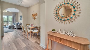 House - Upstay Tropical Style Family Condo w Pool (Winter Garden)