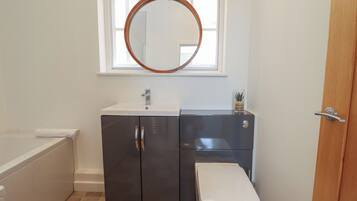 Cottage | Bathroom