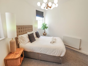 Cottage | 2 bedrooms, free WiFi, individually decorated, individually furnished - Corner House (King's Lynn)