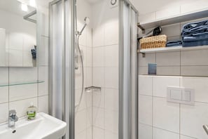 Bathroom - Lütje Kaib, Apartment with Wi-Fi (Borkum)