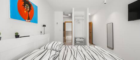 3 bedrooms, WiFi (free)
