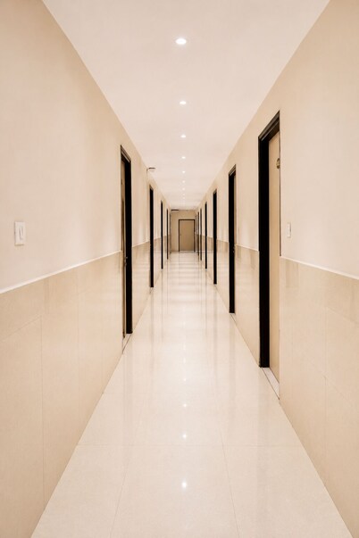 Hotel 33 Inn