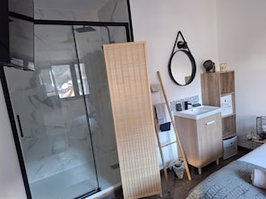 1 bedroom, iron/ironing board, WiFi, bed sheets - The Panoramic Nest (Ax-les-Thermes)