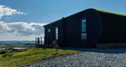 Luxury Skye Cabin - Loch & Cuillin Mountain Views